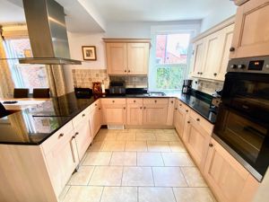 Kitchen/Diner- click for photo gallery